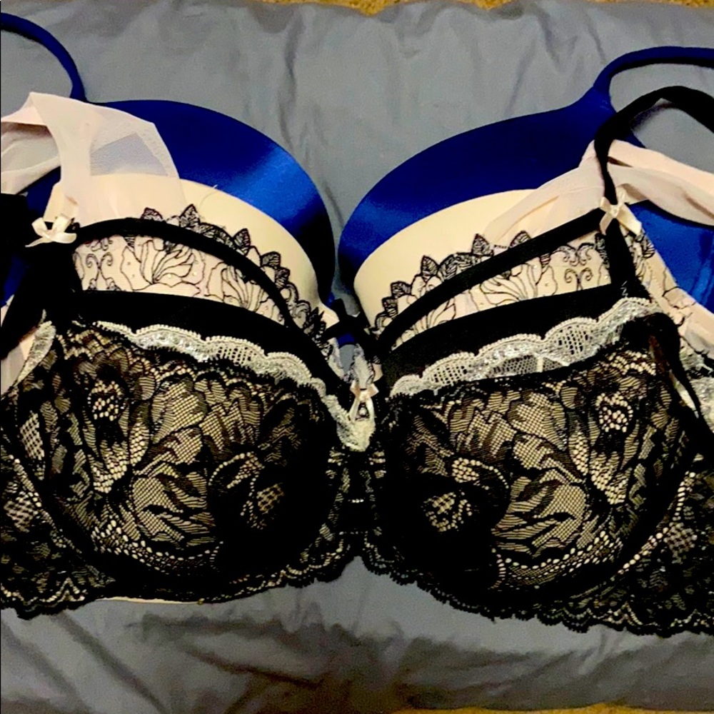 Victoria’s Secret bras lot